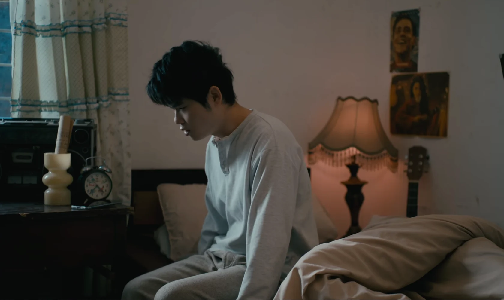 《饲养怪物》MV